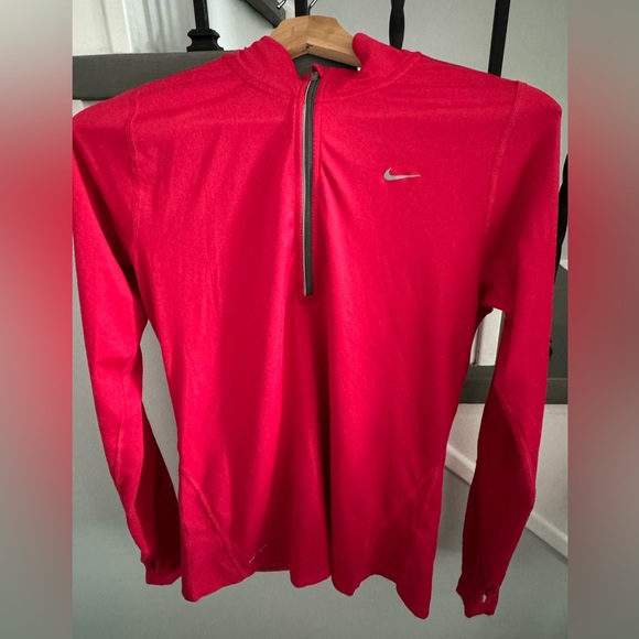 Nike women’s dry fit long sleeve top - Picture 3 of 7